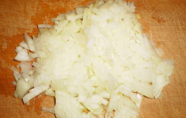 Chopped onions will help restore your nails to look healthy.